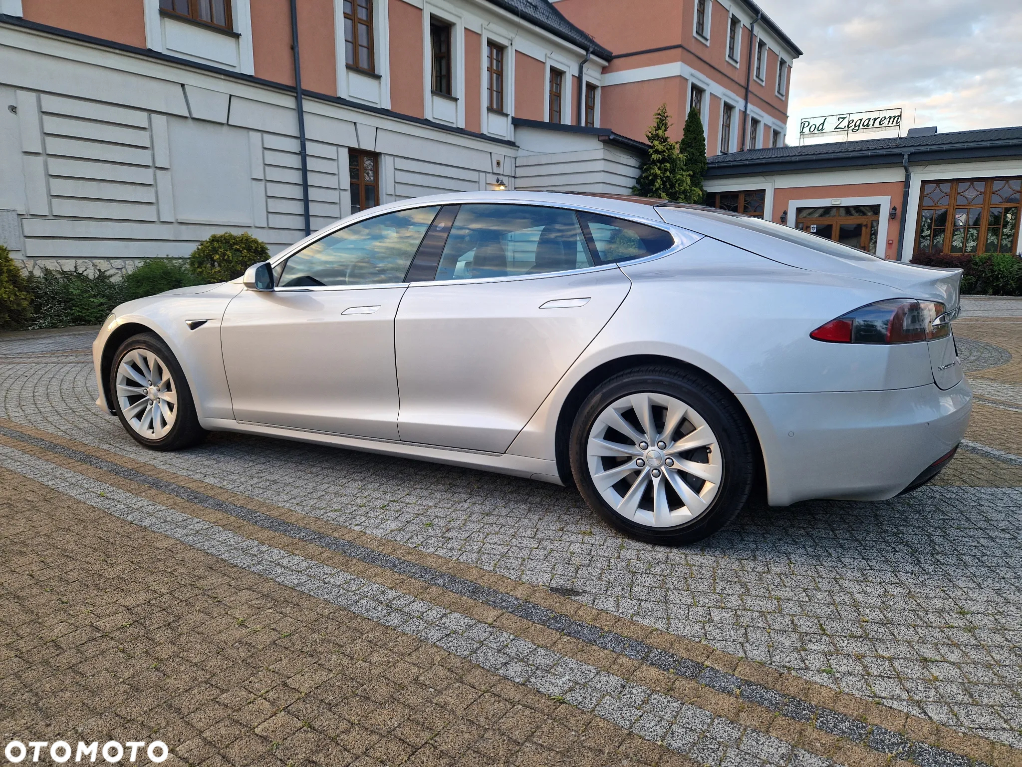 Tesla Model S Long Range Plus - 6