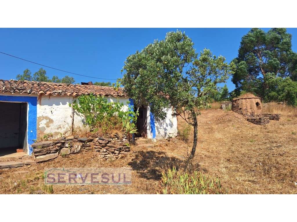 Casa térrea para reconstruir, possibilidade de ampliar até 300m2 e ... - Grande imagem: 2/36