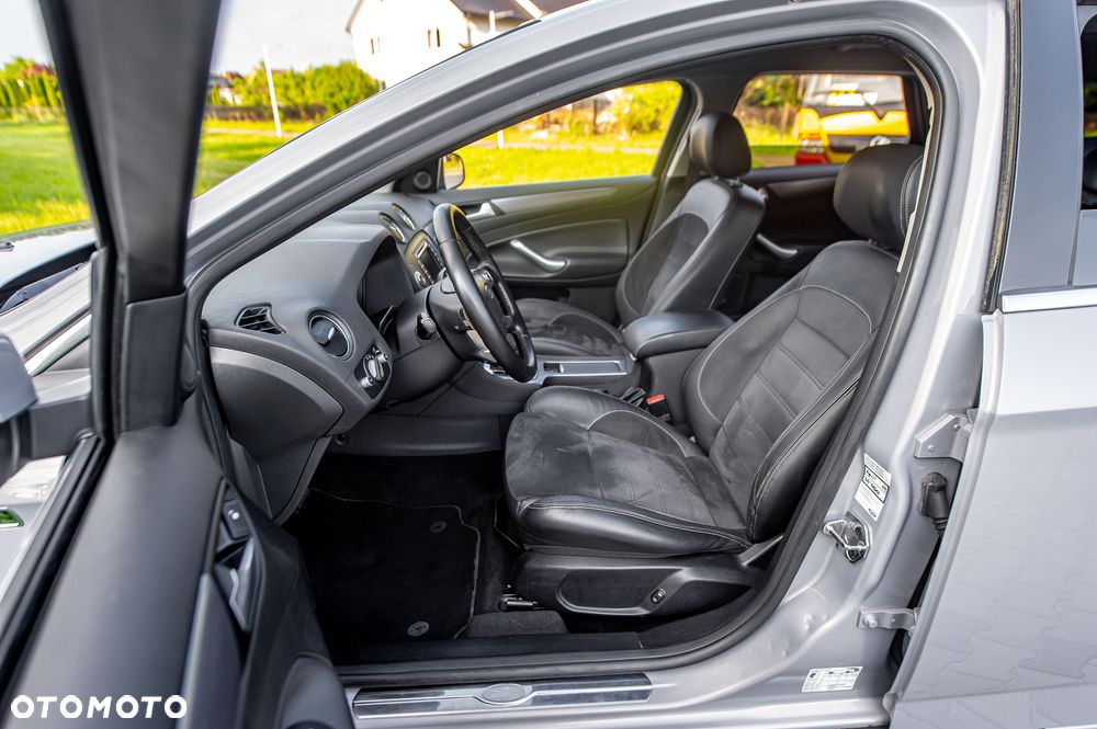 Ford Mondeo 2.0 SCTi Ghia - 21