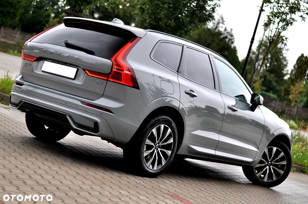 Volvo XC 60 B4 D Plus Dark - 5