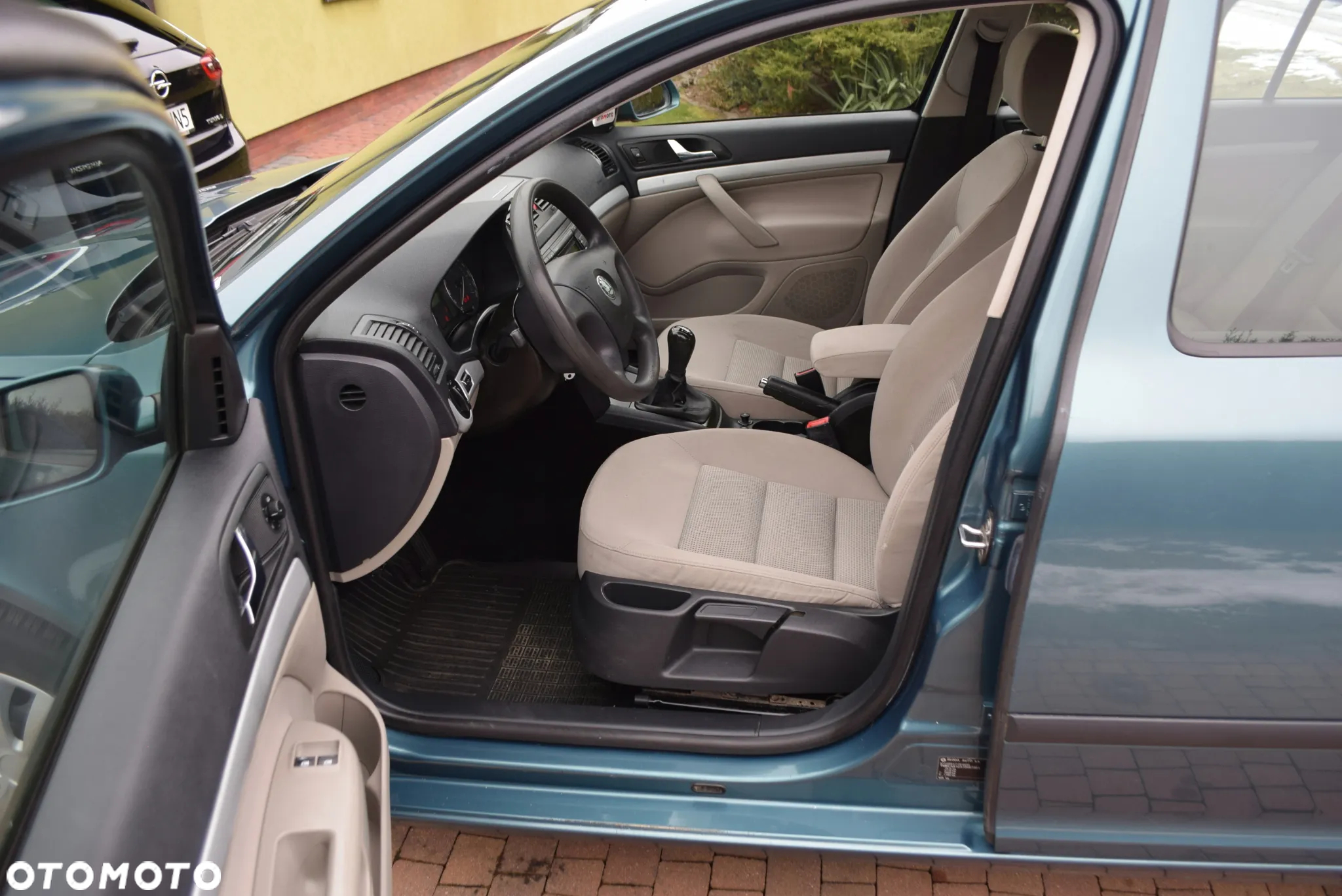 Skoda Octavia 1.6 Elegance - 11