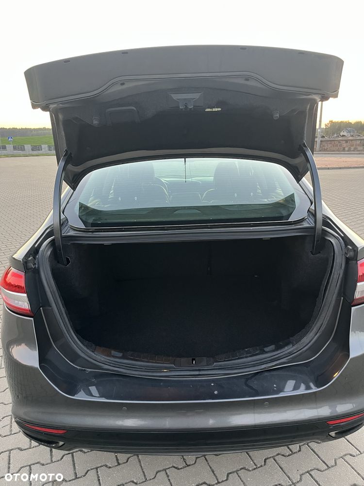 Ford Fusion - 8