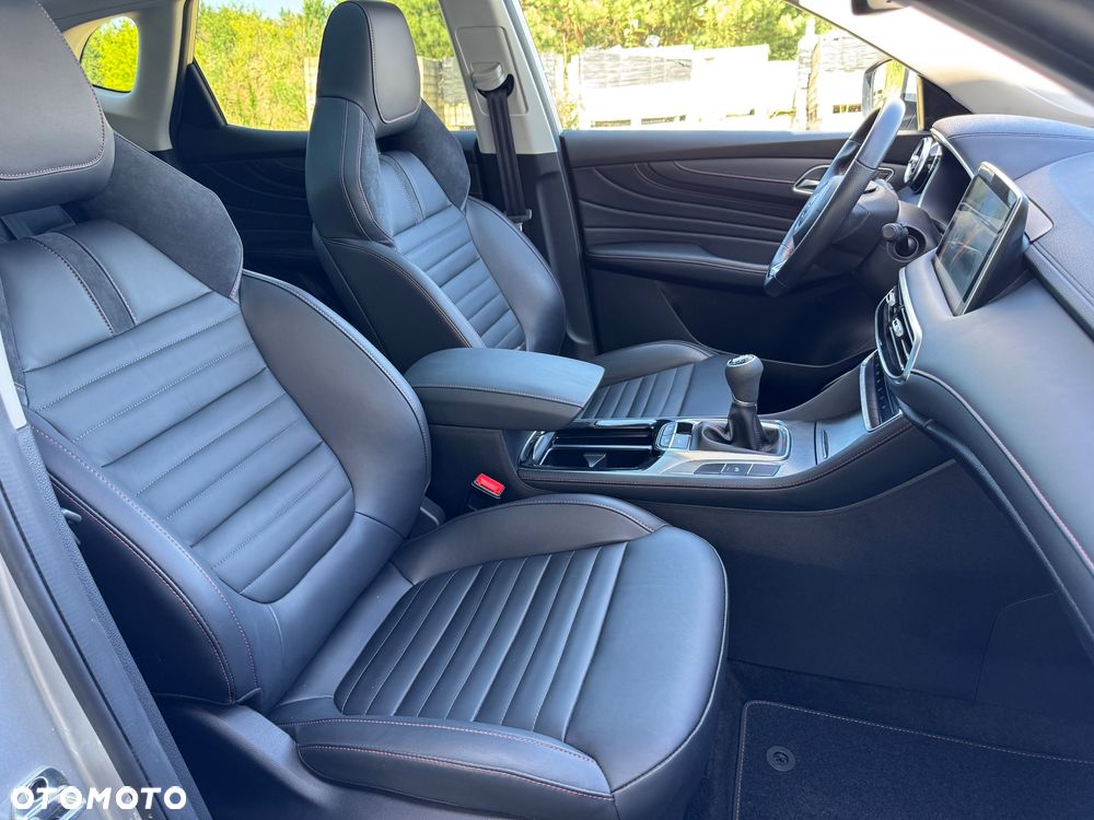 MG HS 1.5T-GDI Luxury - 36