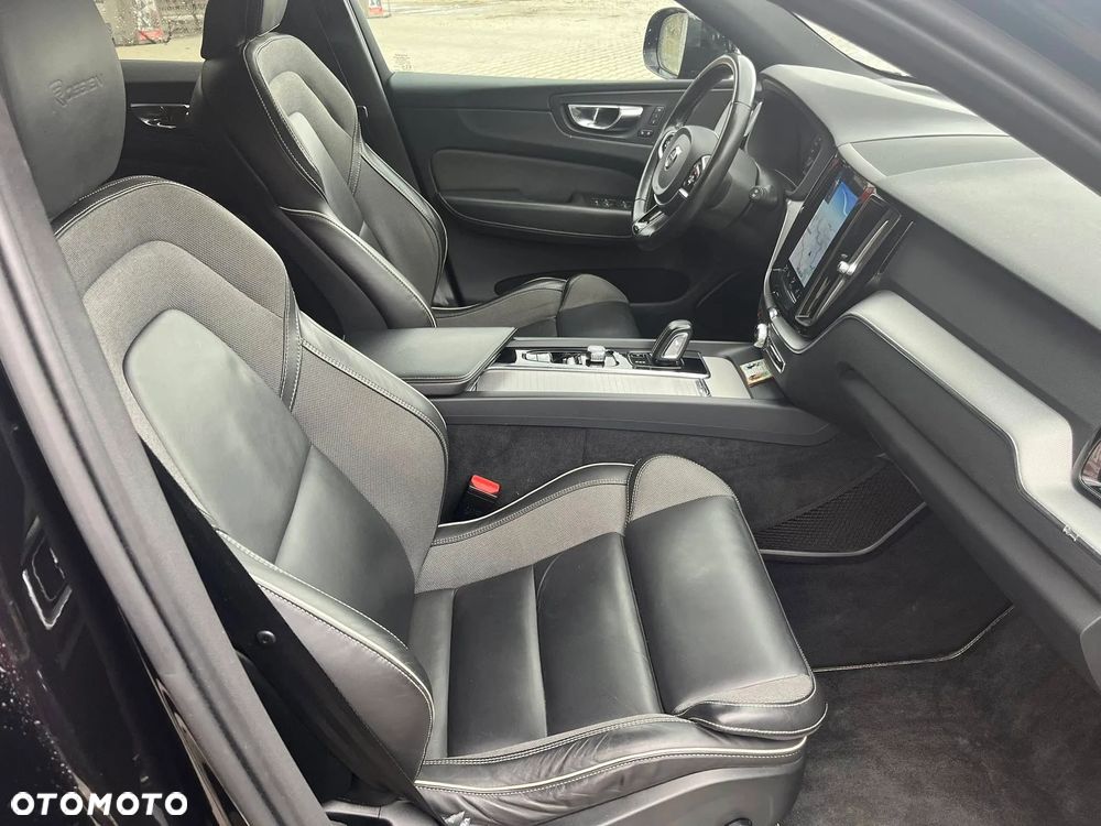 Volvo XC 60 D4 AWD Geartronic RDesign - 28