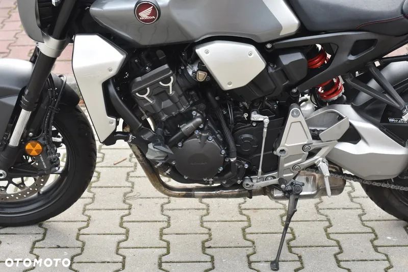 Honda CB - 28