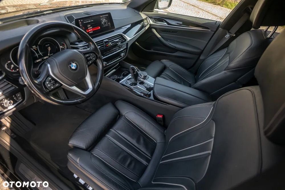 BMW Seria 5 520d xDrive Luxury Line sport - 17