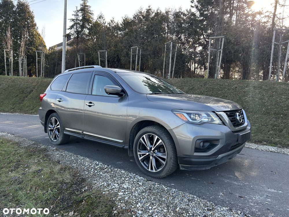 Nissan Pathfinder - 2