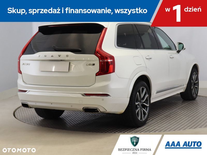 Volvo XC 90 - 7