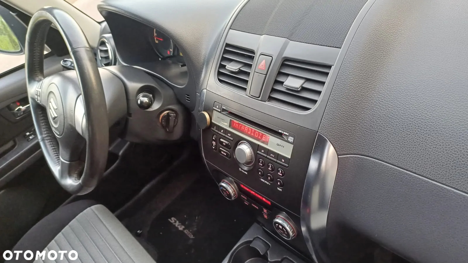 Suzuki SX4 1.6 Comfort Plus - 25