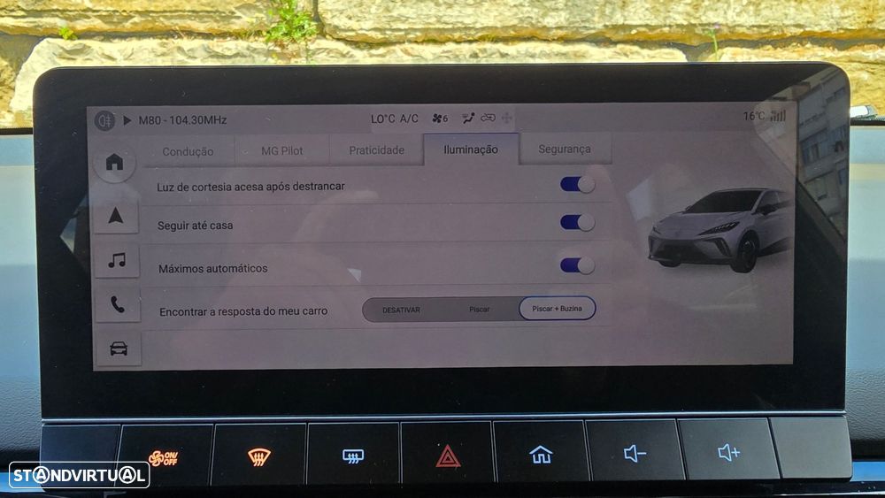 MG MG4 64 kWh Luxury - 29