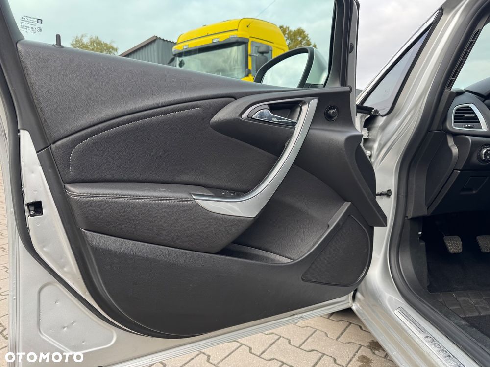 Opel Astra 1.4 Turbo - 29