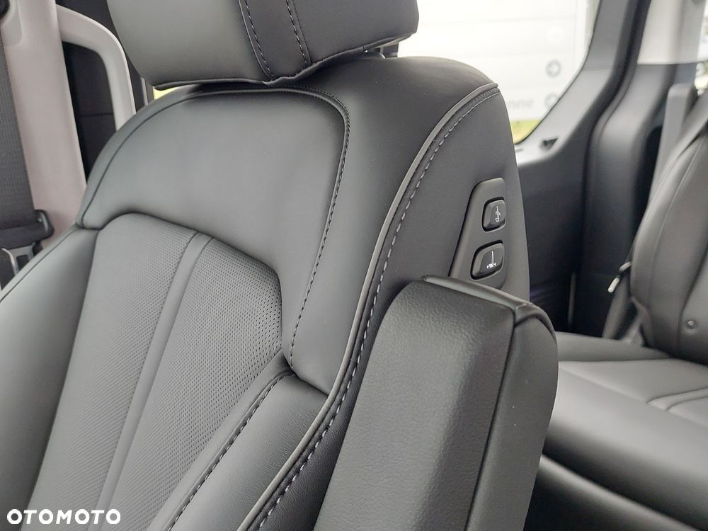 Hyundai Staria 1.6 T-GDI HEV Luxury - 9