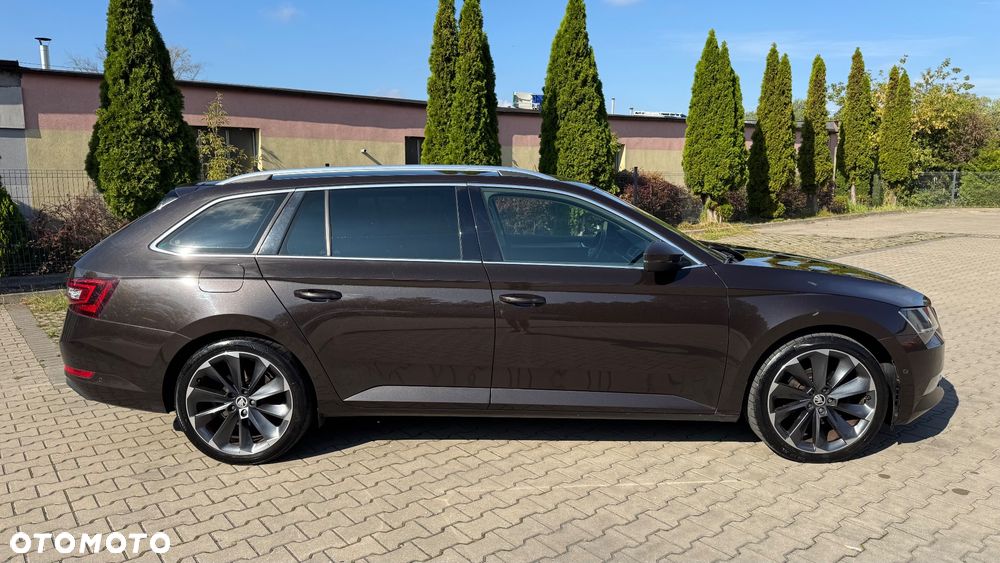 Skoda Superb 2.0 TDI DSG Style - 20