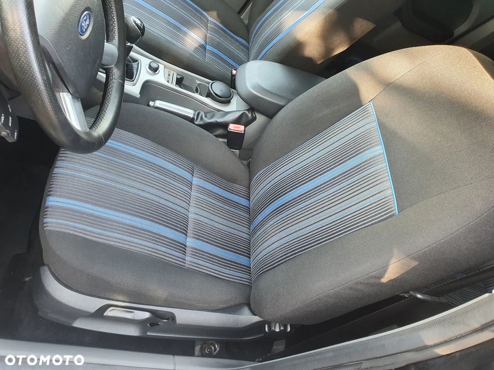 Ford Focus 1.8 Style - 31