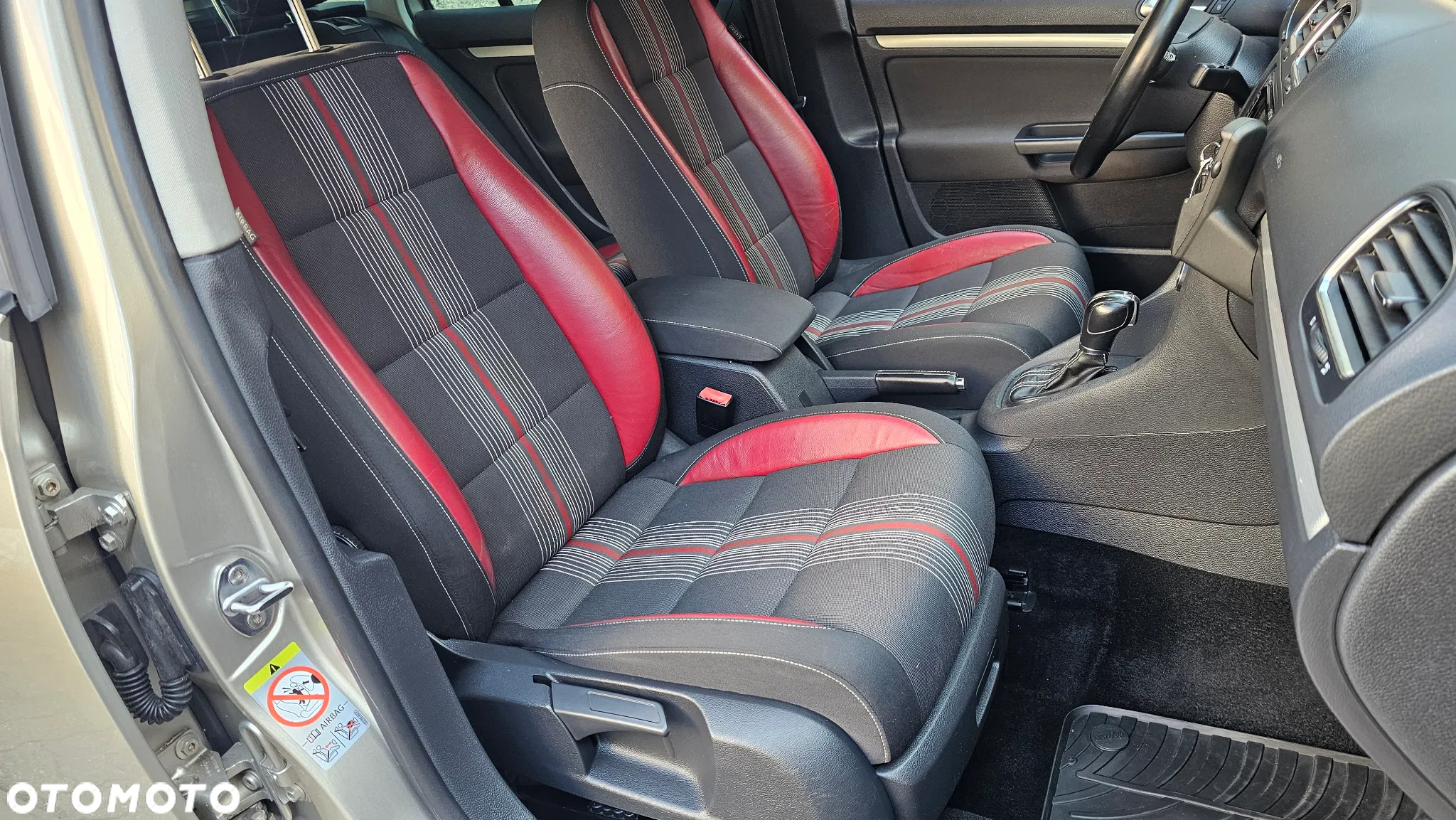 Volkswagen Golf - 26