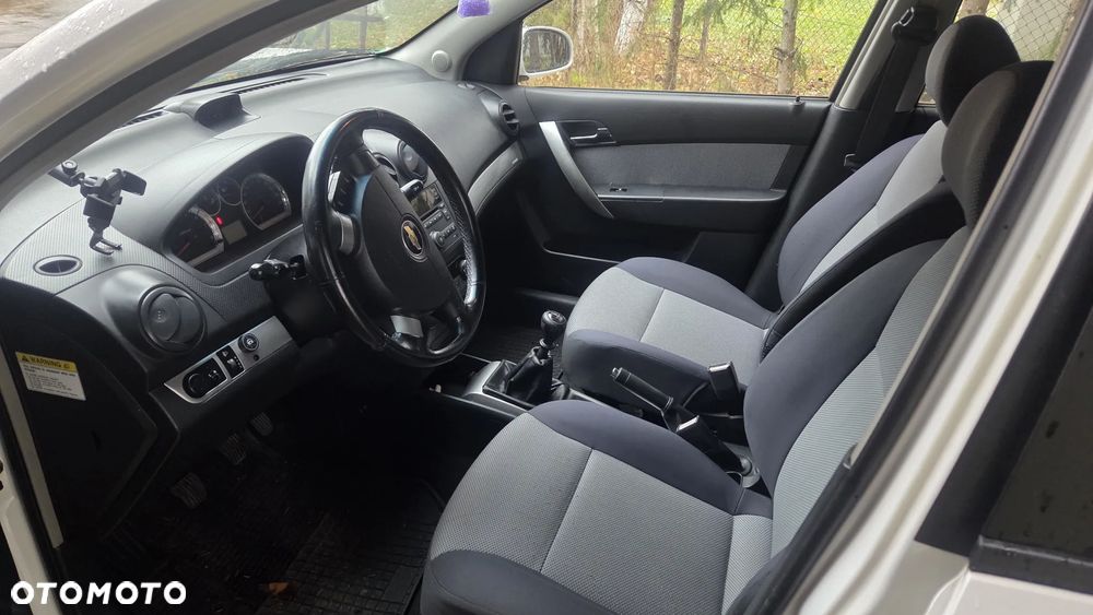 Chevrolet Aveo - 9