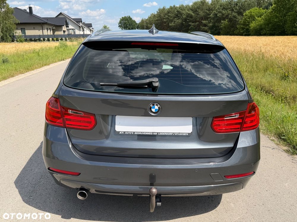 BMW Seria 3 320d Luxury Line - 14