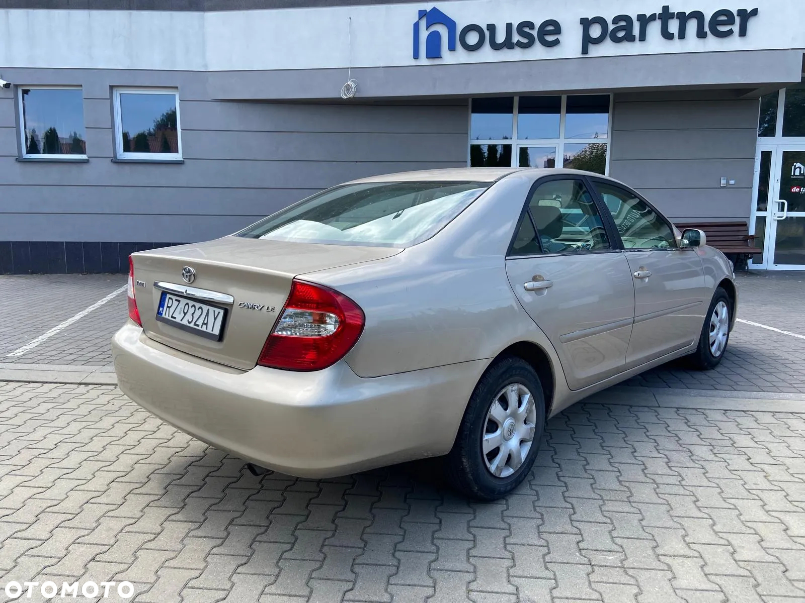 Toyota Camry 2.4 XLE - 2