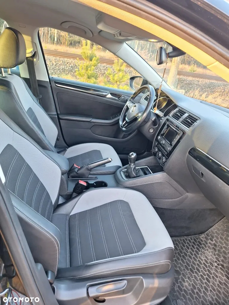 Volkswagen Jetta 1.4 TSI BMT Highline - 9