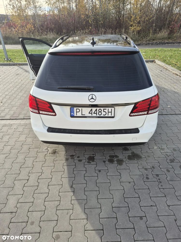 Mercedes-Benz Klasa E 220 BlueTEC 4-Matic Classic - 8