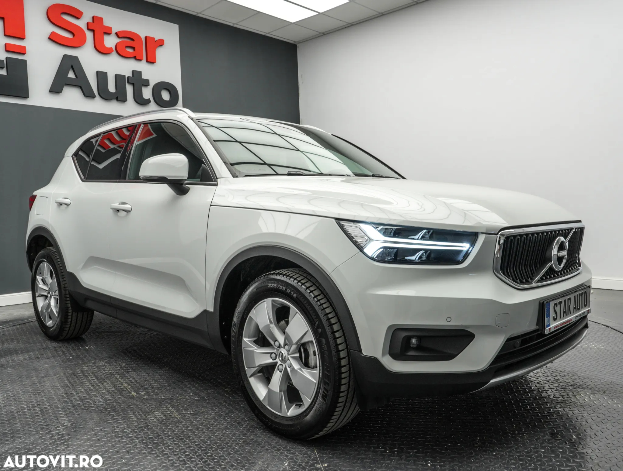 Volvo XC 40 T3 AT8 Momentum Pro - 3