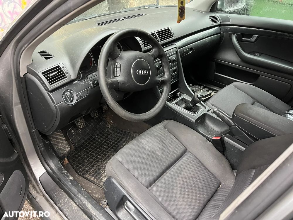 Dezmembrez Audi A4 B6 berlina 2.0 benzina 2003 gri - 5