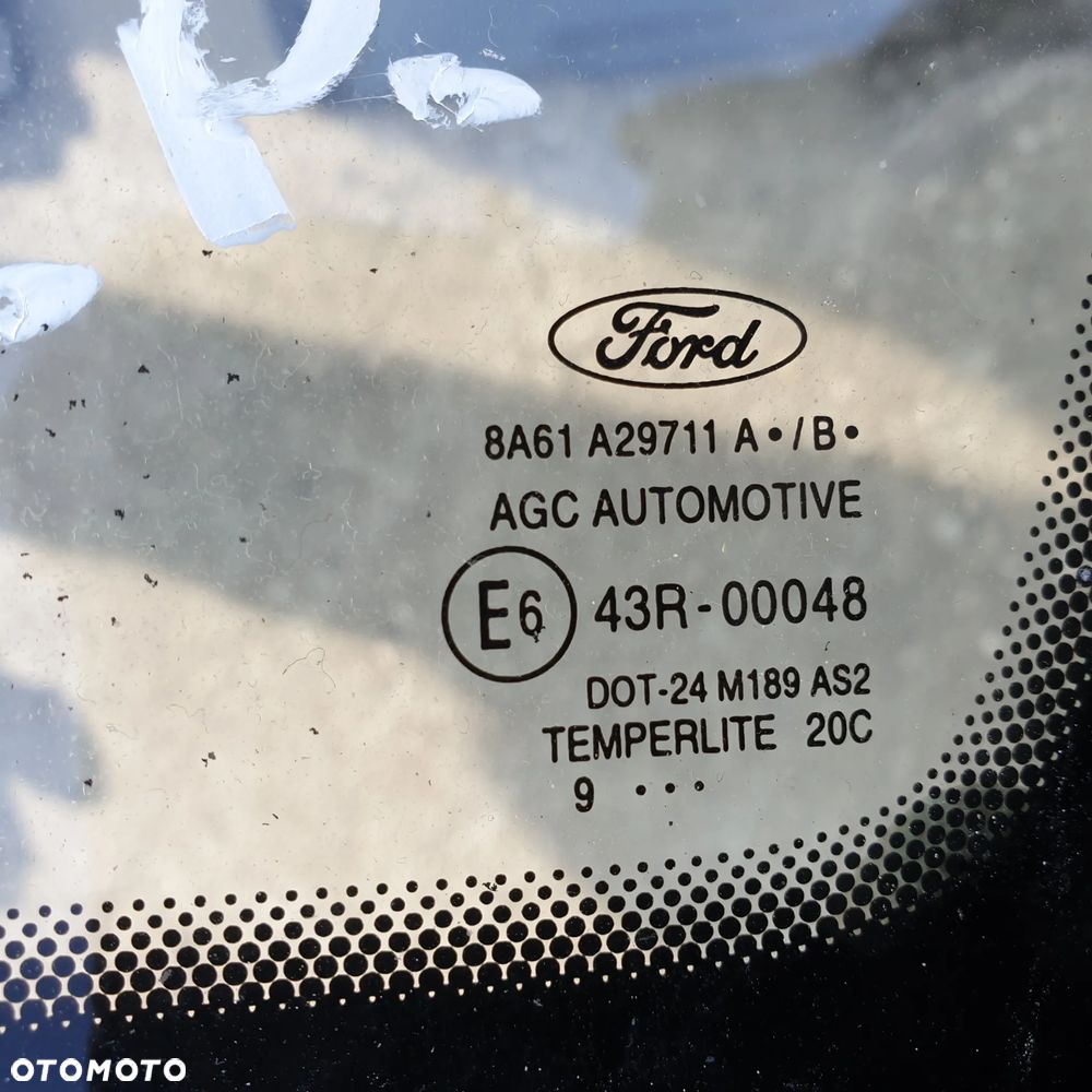 FORD FIESTA MK7 5-D SZYBA KAROSERYJNA PRAWA PRZOD 09R - 2