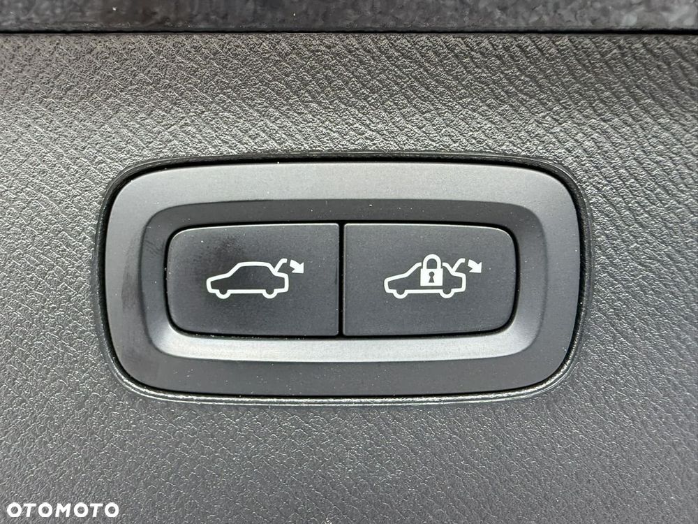 Volvo XC 90 - 23