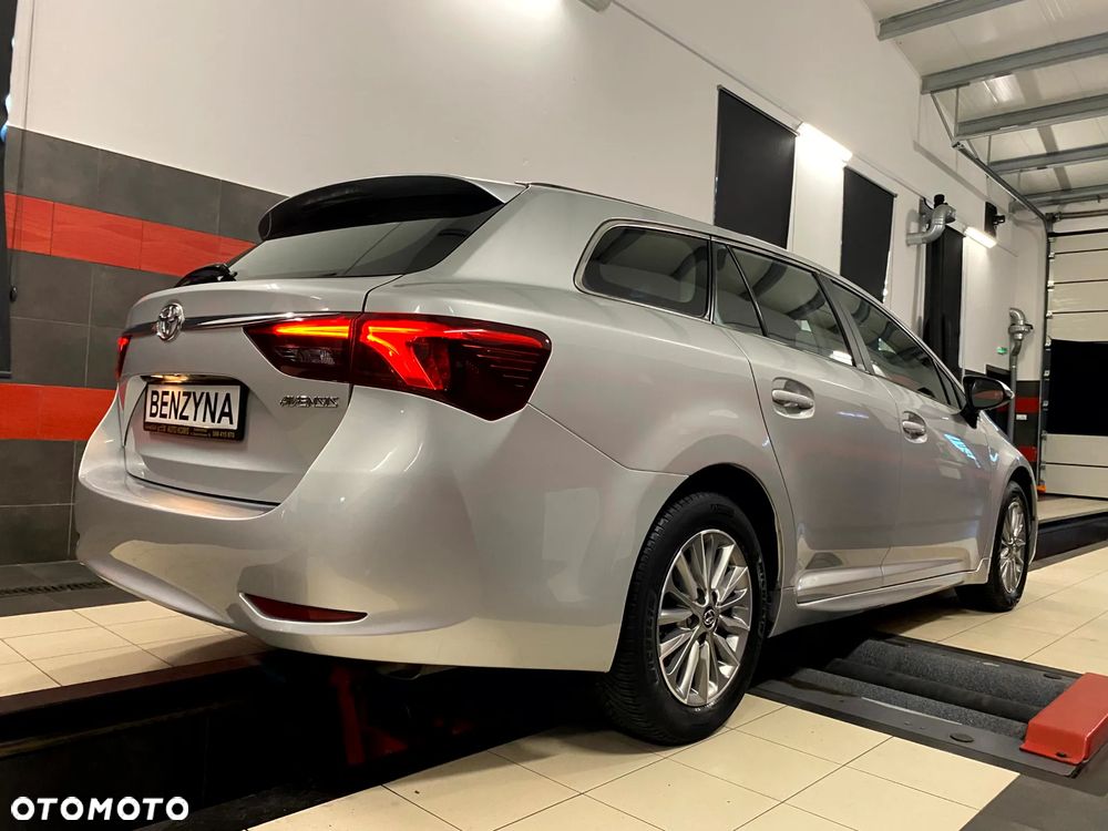 Toyota Avensis 1.8 Premium - 10