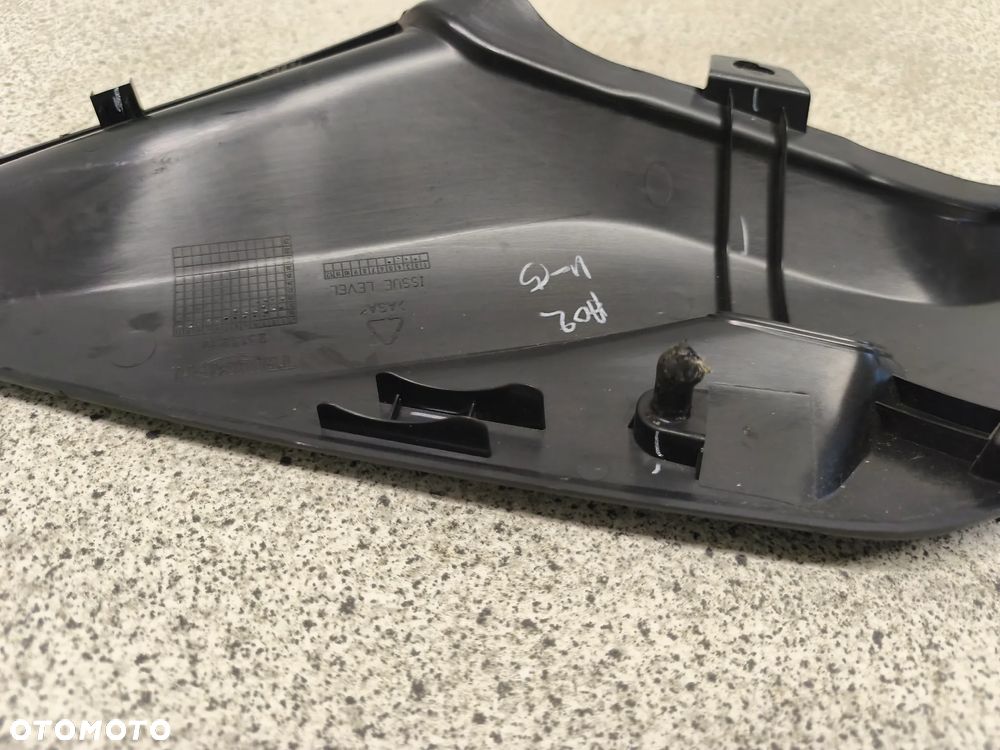 Owiewka, osłona prawa, bok, boczek, wypełnienie prawe Triumph Trident 660 2022 - 12