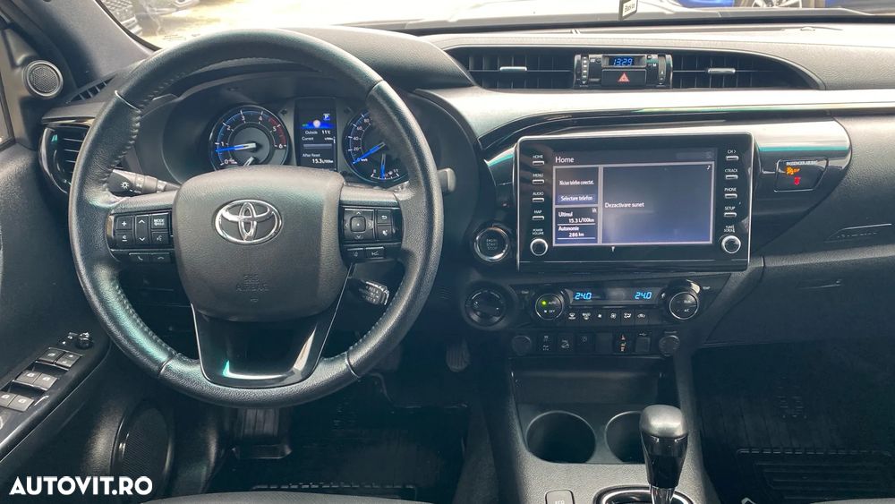 Toyota Hilux 2.8D 204CP 4x4 Double Cab AT Invincible - 9