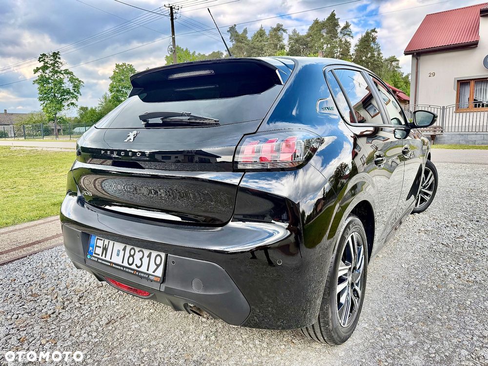 Peugeot 208 - 22