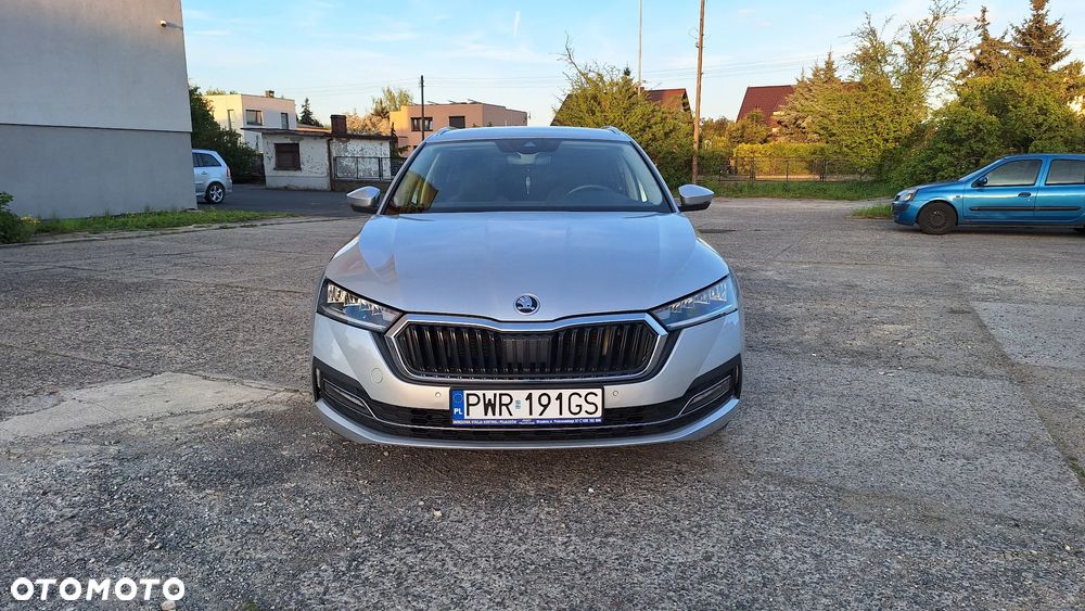 Skoda Octavia 2.0 TDI DSG Exclusive - 2