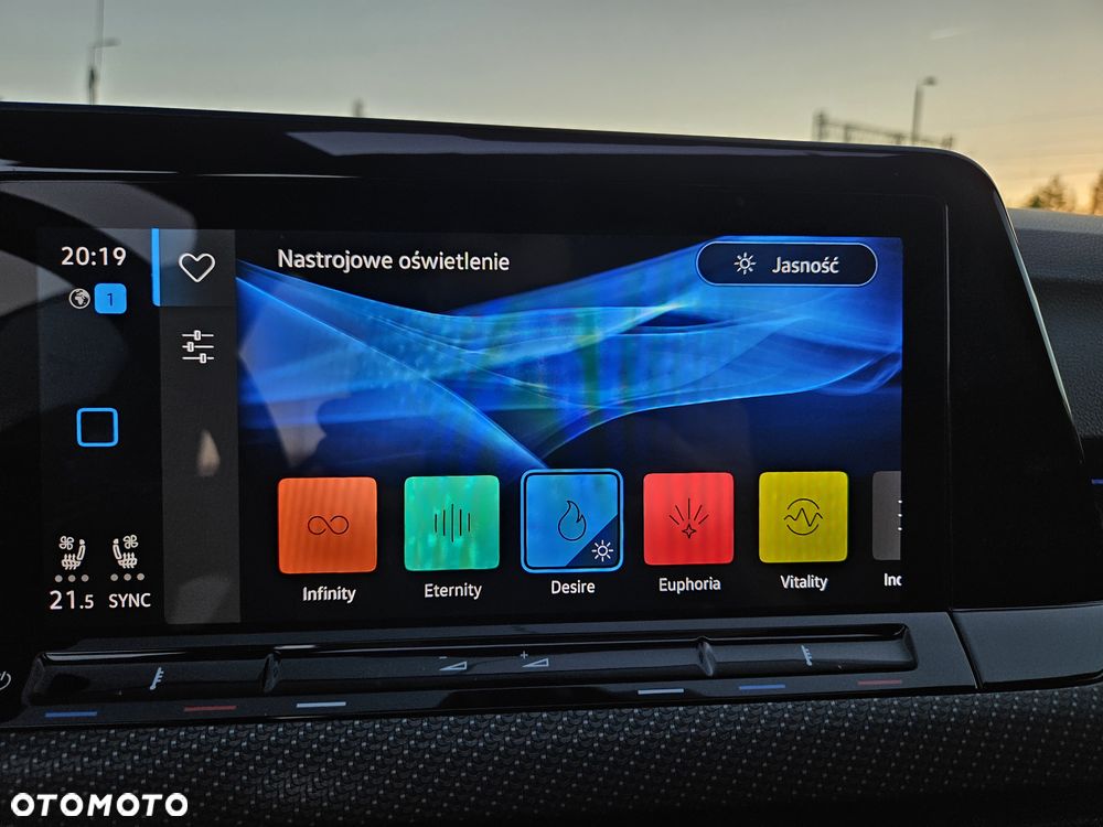 Volkswagen Golf - 18