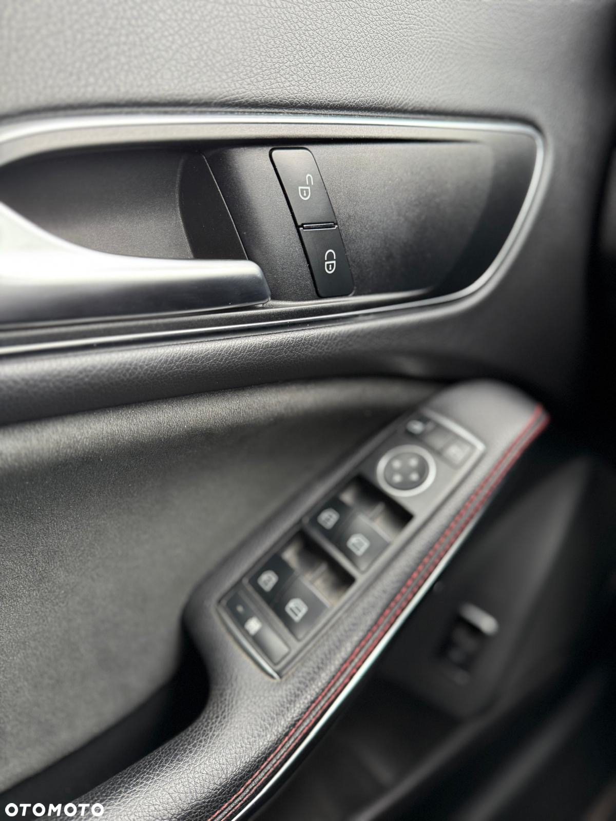Mercedes-Benz CLA 200 7G-DCT AMG Line - 14