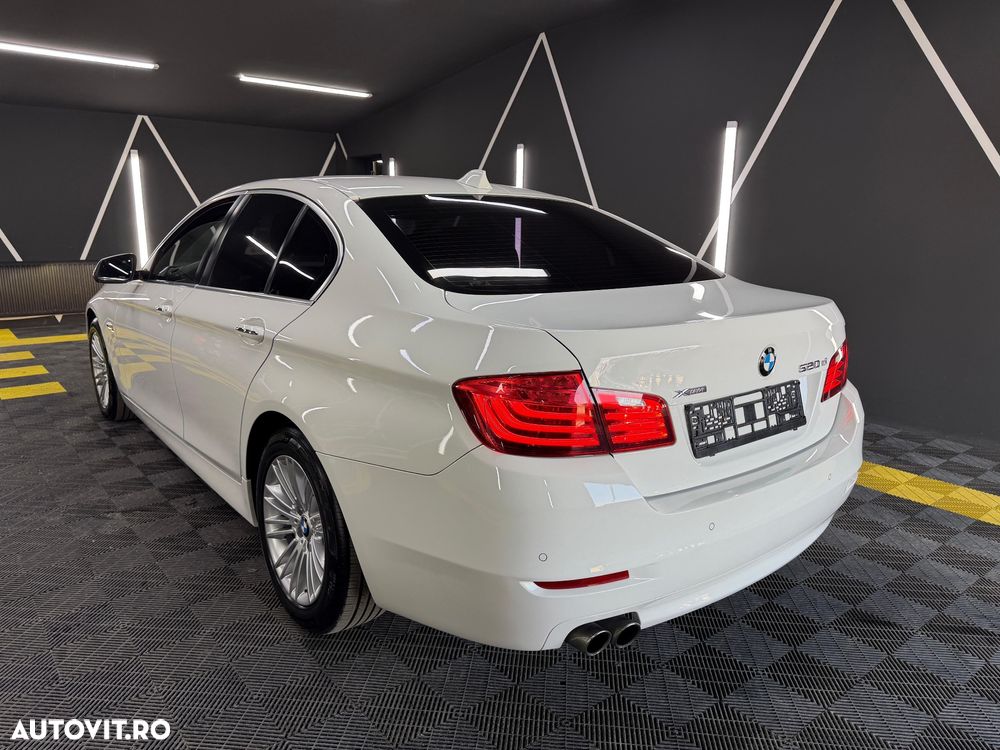 BMW Seria 5 520d xDrive Aut. Luxury Line - 7