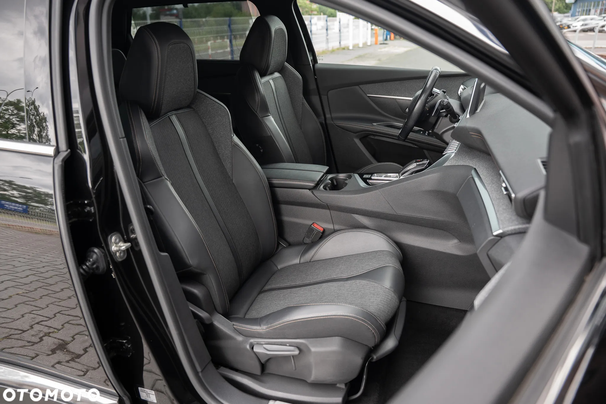 Peugeot 5008 1.6 PureTech GT Line S&S EAT8 - 23