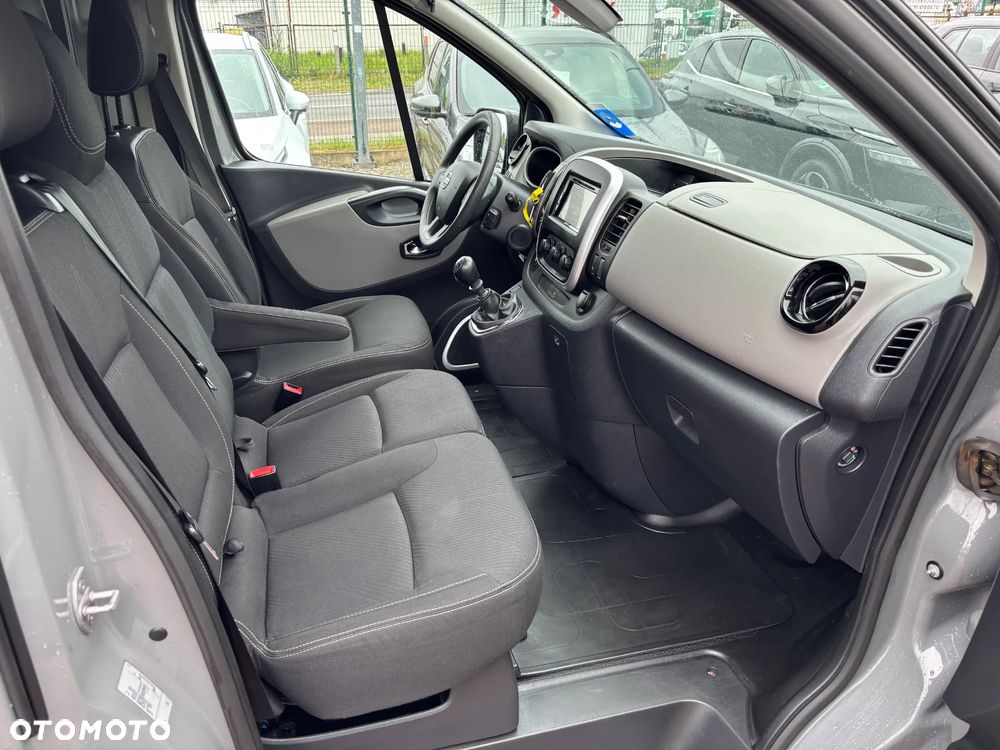 Nissan NV300 - 14