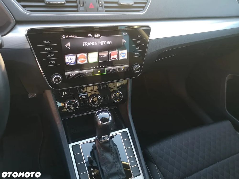 Skoda Superb 2.0 TDI DSG Ambition - 33