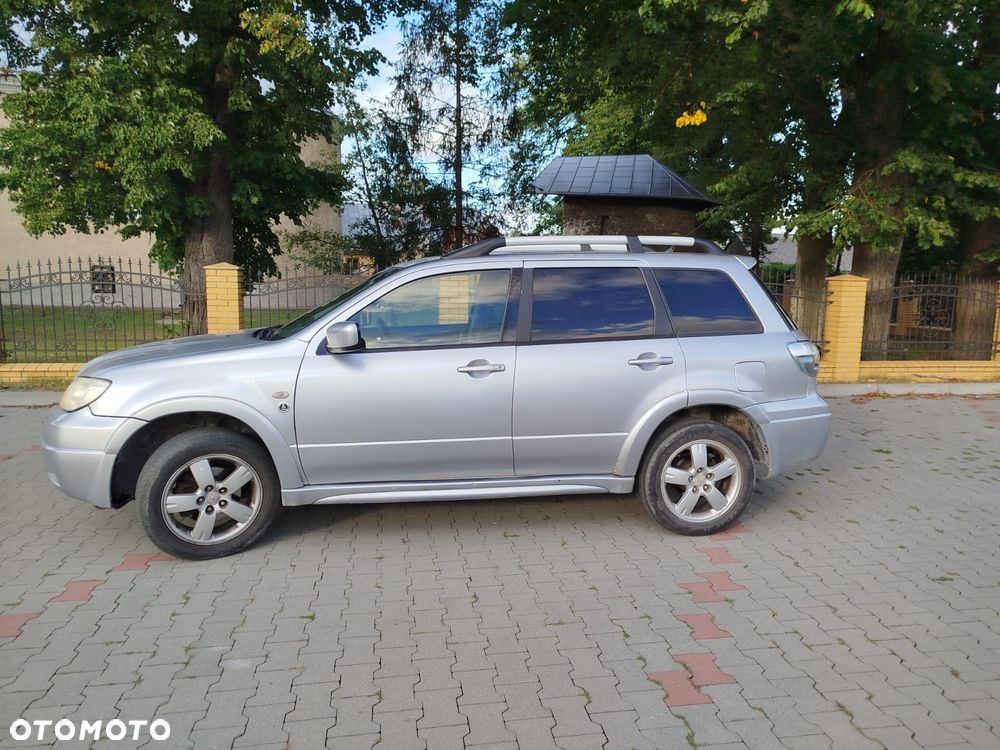 Mitsubishi Outlander 2.4 Dakar - 4