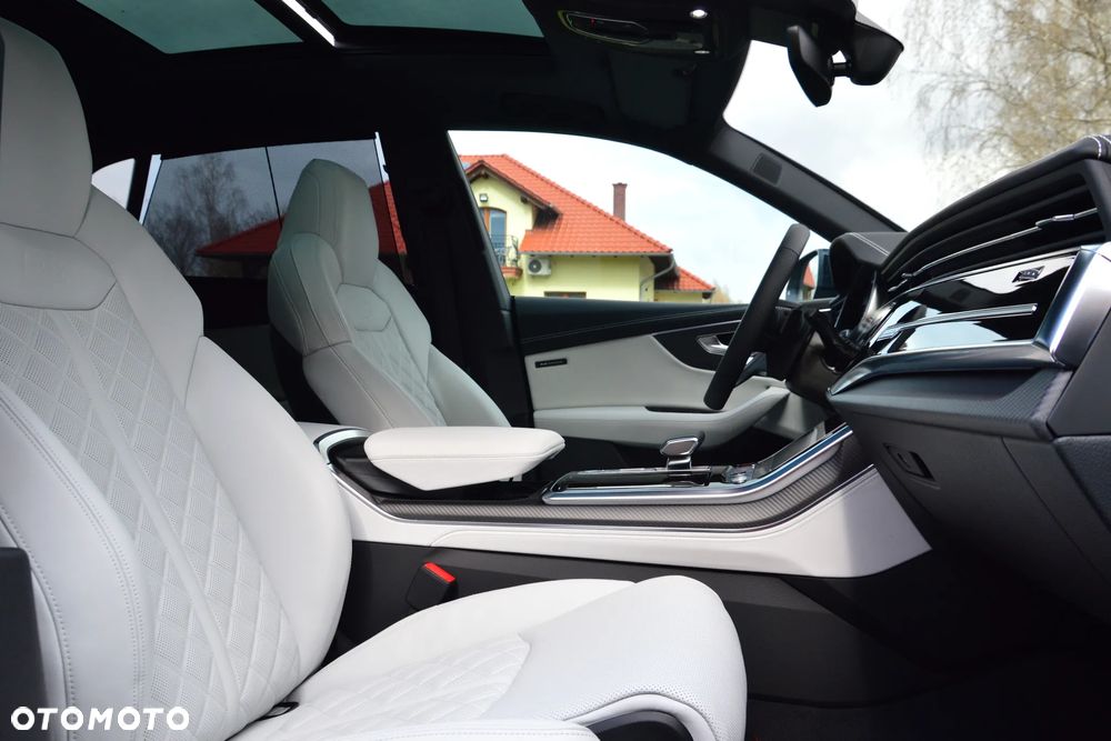 Audi SQ8 - 22
