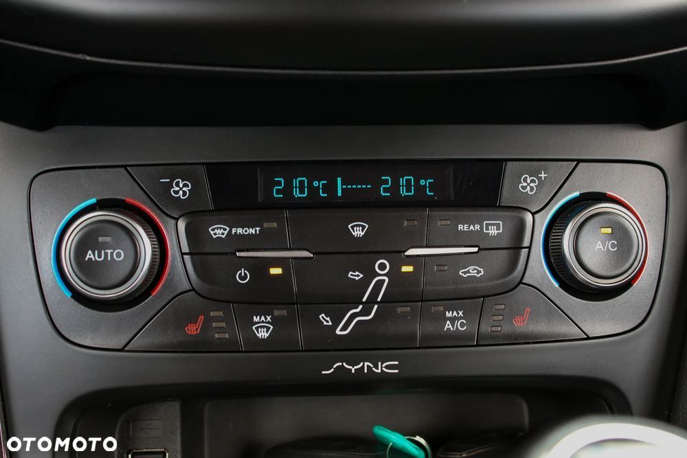 Ford Focus 1.5 EcoBoost Titanium Business - 26