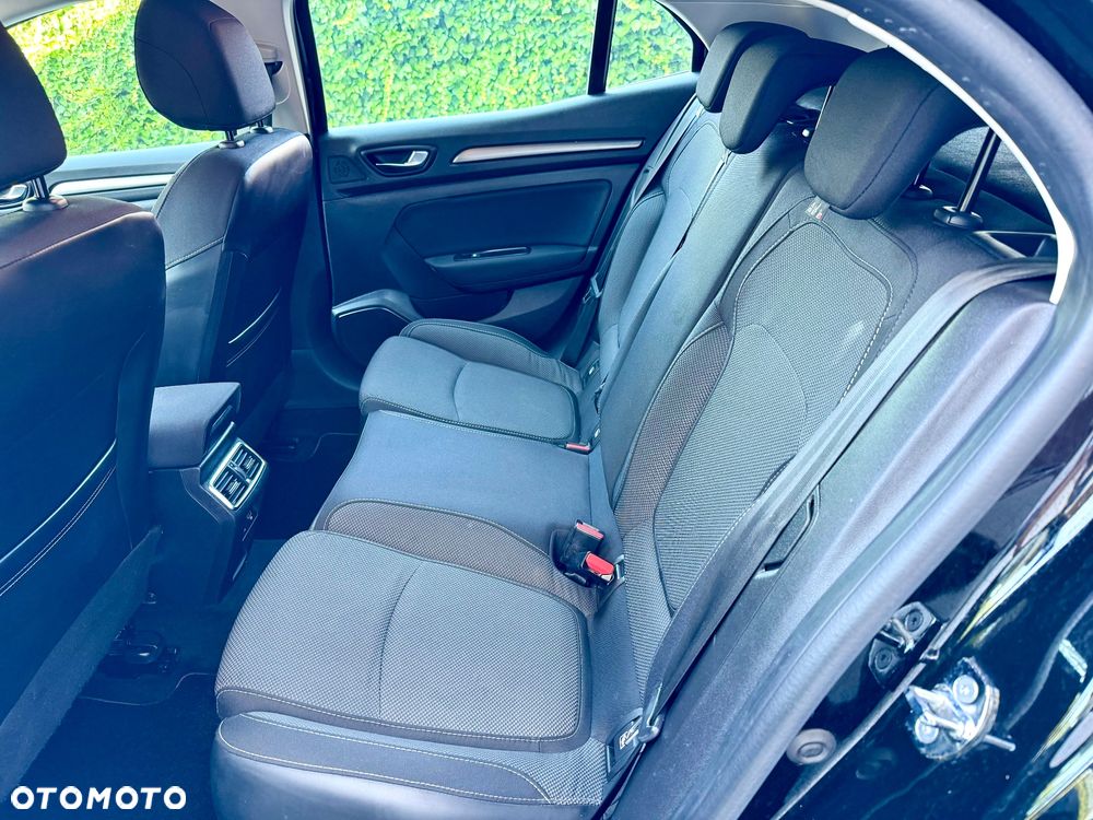 Renault Megane TCe 140 GPF TECHNO - 11