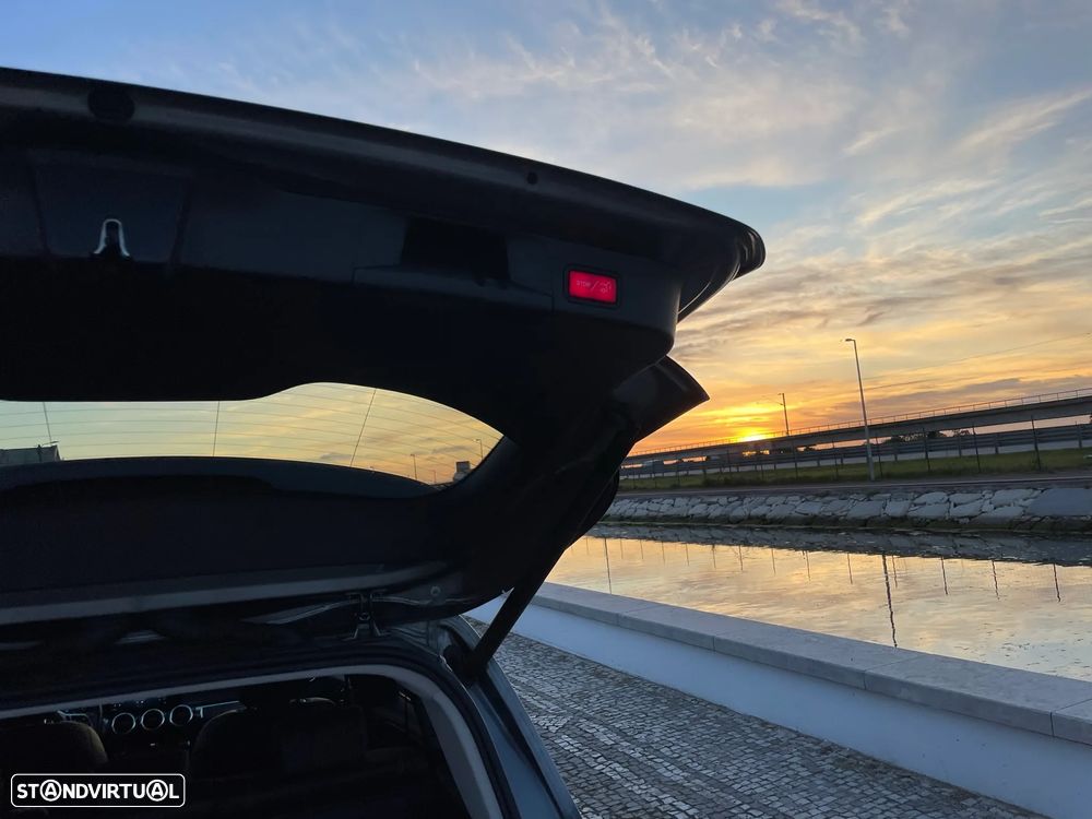 Mercedes-Benz GLB 180 d 8G-DCT Progressive - 32