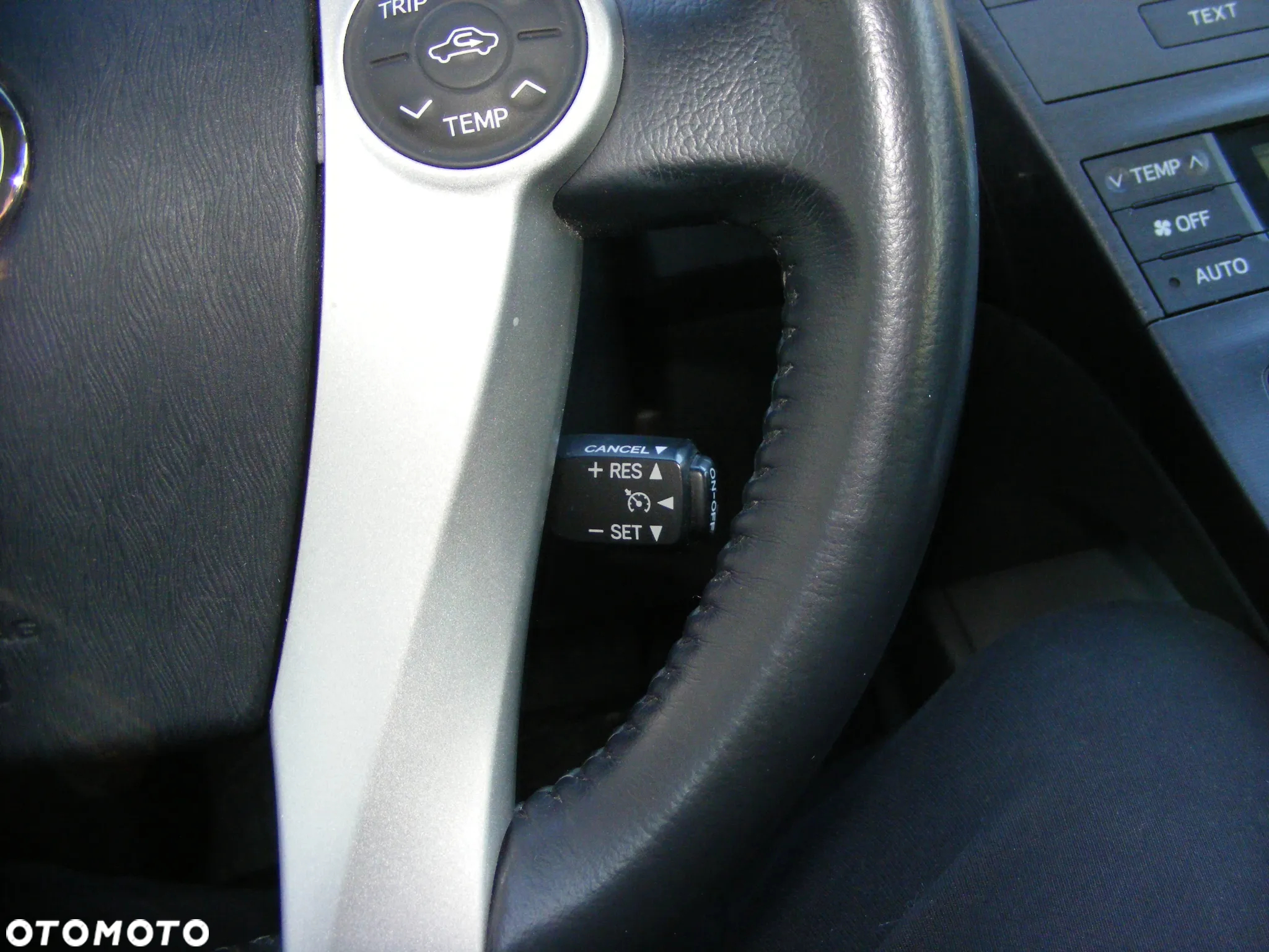 Toyota Prius (Hybrid) Executive - 21