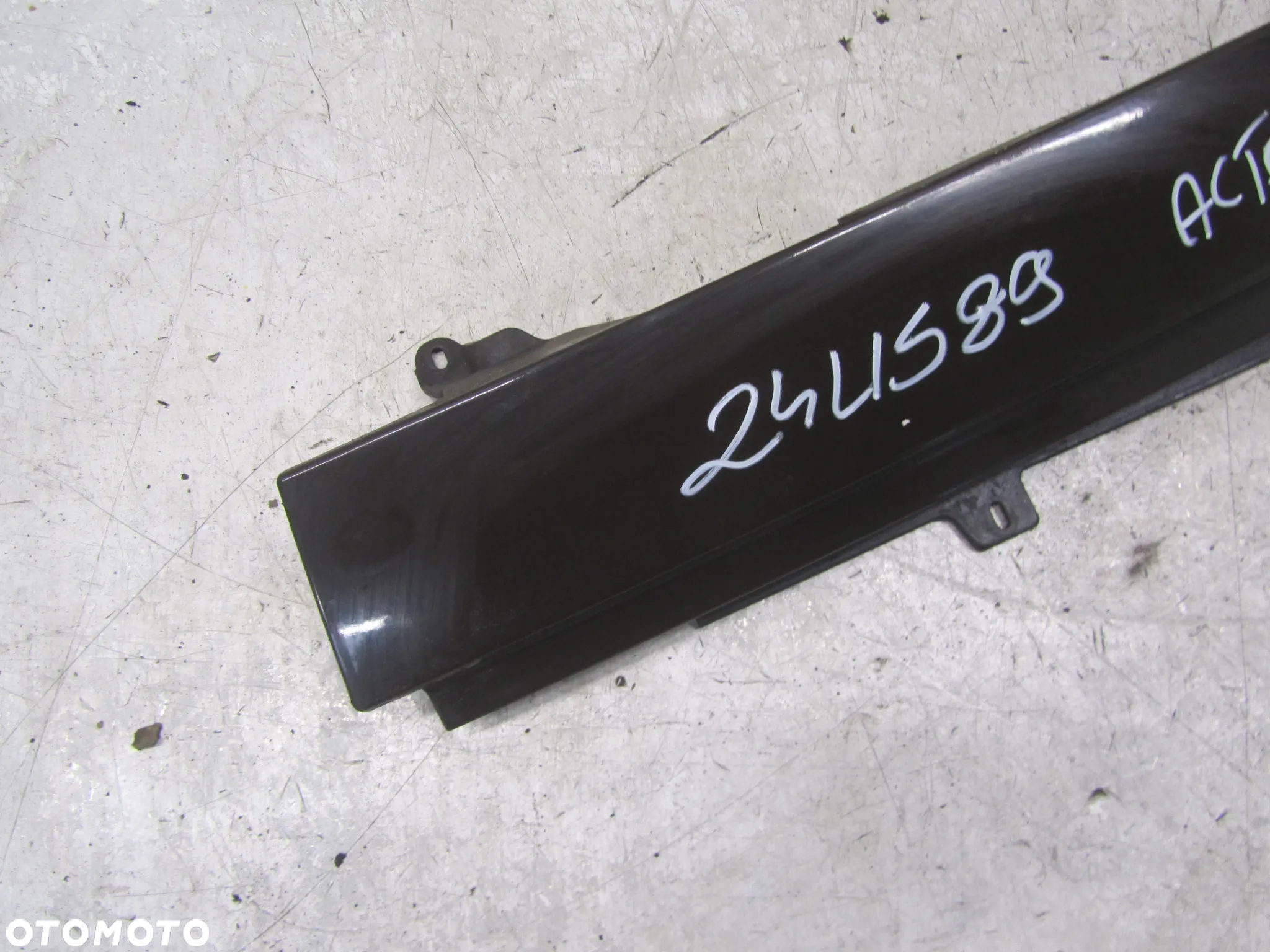 mercedes actros mp4 listwa drzwi prawa a9607510230 - 3