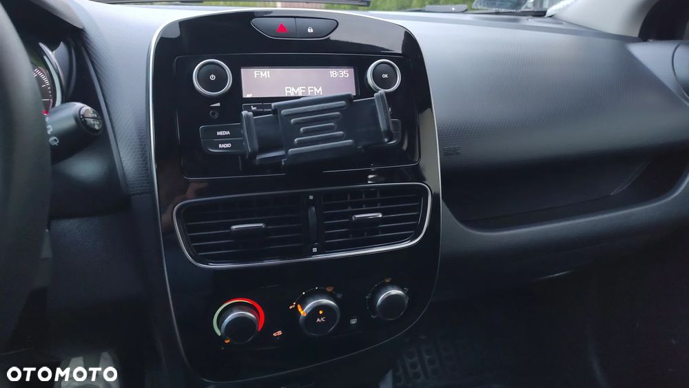Renault Clio - 15