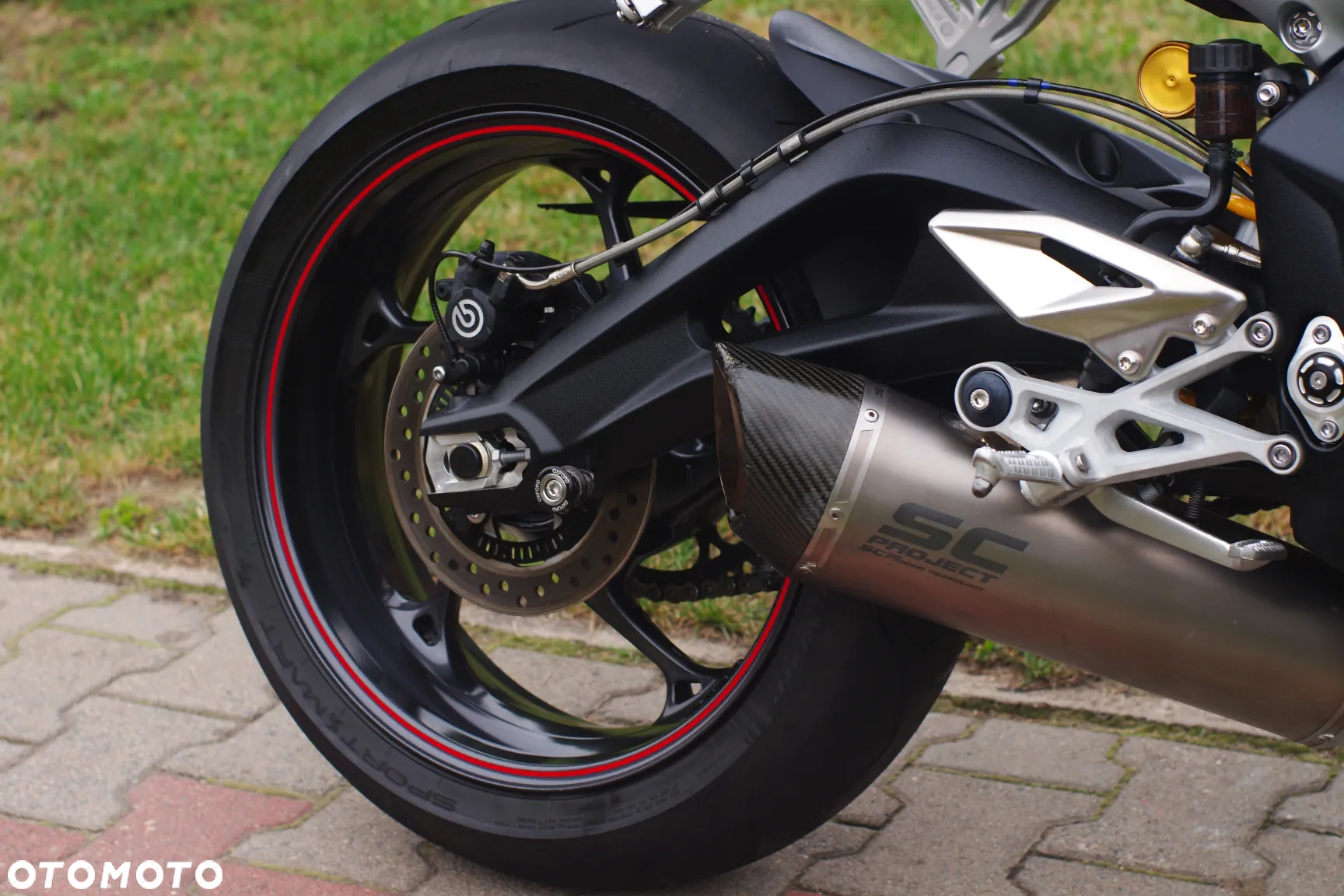 Triumph Street Triple - 8