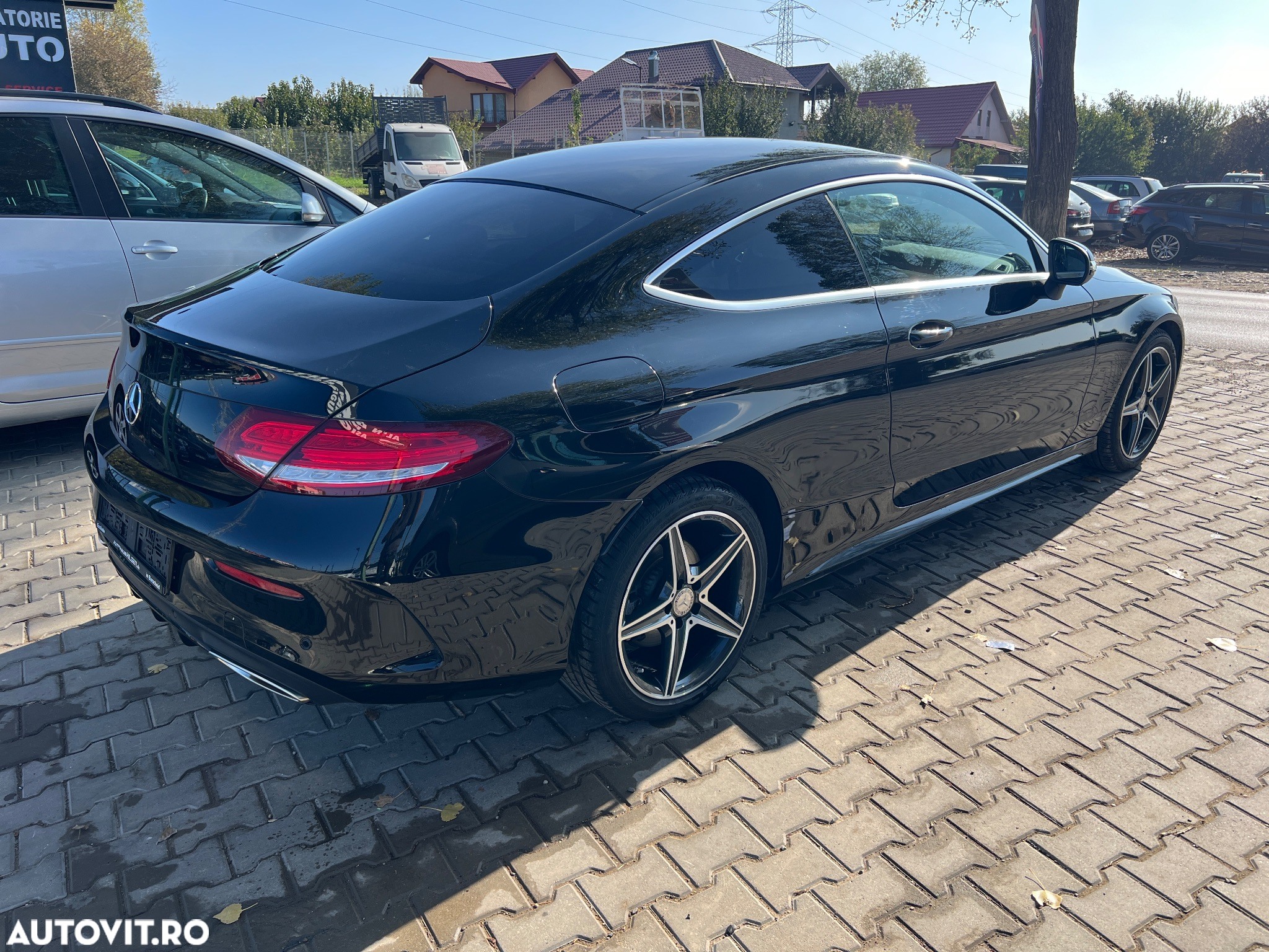 Mercedes-Benz C 200 Coupe 4MATIC Aut. - 3
