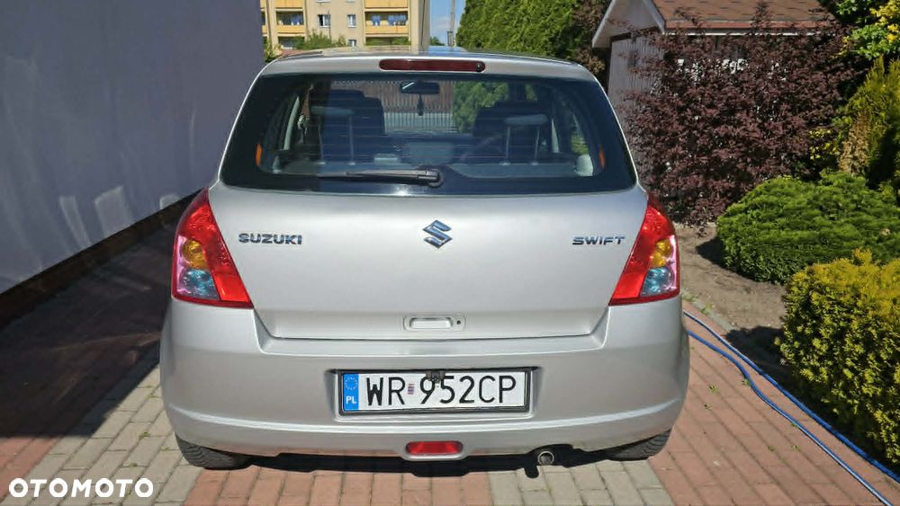 Suzuki Swift - 4